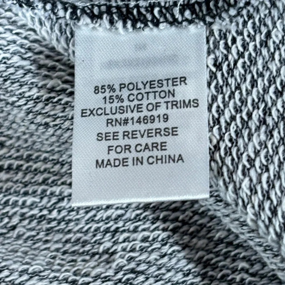 Jessica Simpson The Warm Up Shirt - Picture 4 of 4